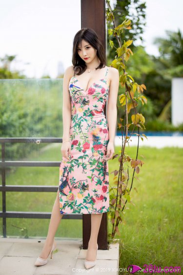 女教师潮喷弄出白浆免费