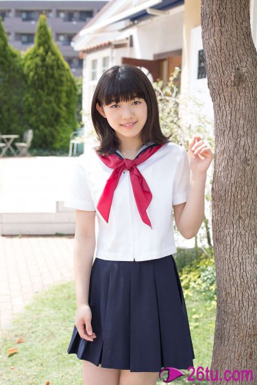坑爹女主播潜入海边浴场更衣室